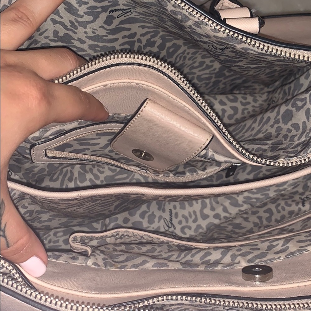 GUESS Purse - Picture 2 of 4